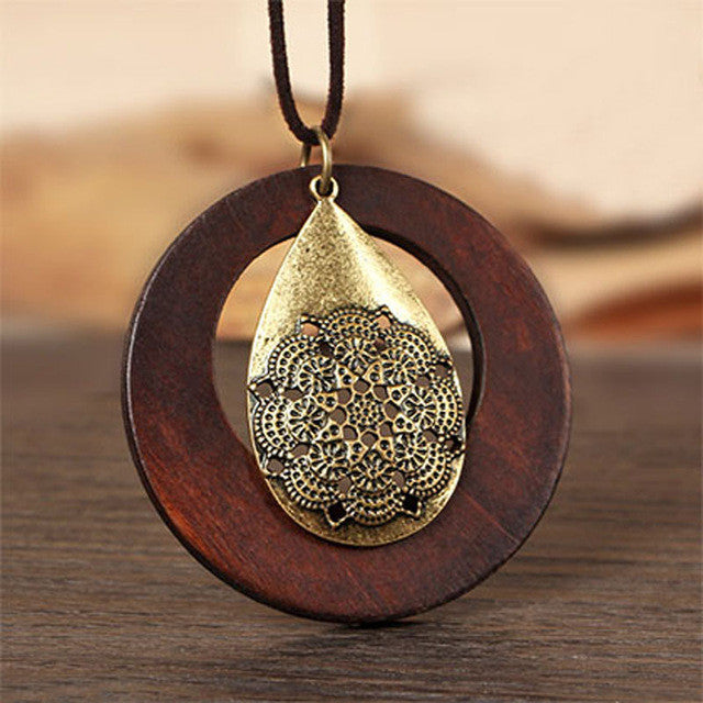 Vintage Woman Necklaces